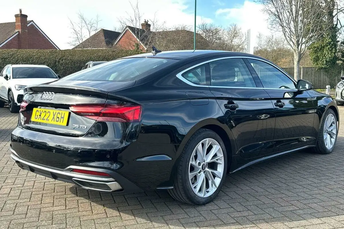 2022-audi-a5-20-35-tdi-sportback-5d-big-4