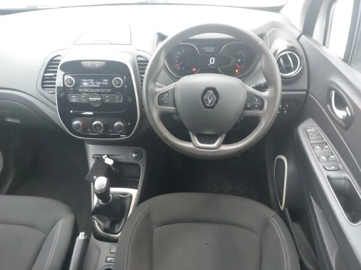 2019-renault-captur-09-tce-play-big-6