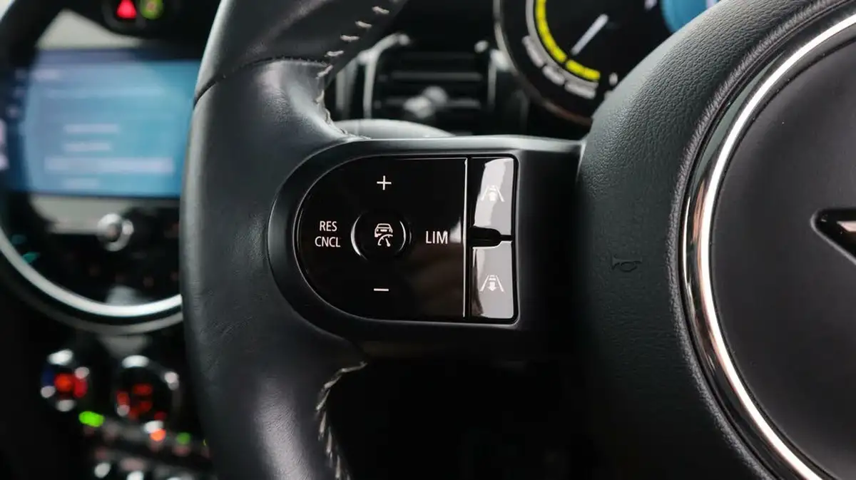 2021-mini-cooper-e-cooper-s-3-big-25