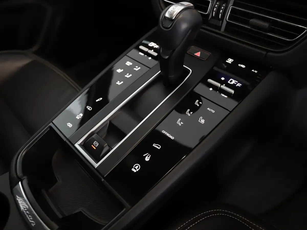 2022-porsche-macan-29-v6-gts-big-17