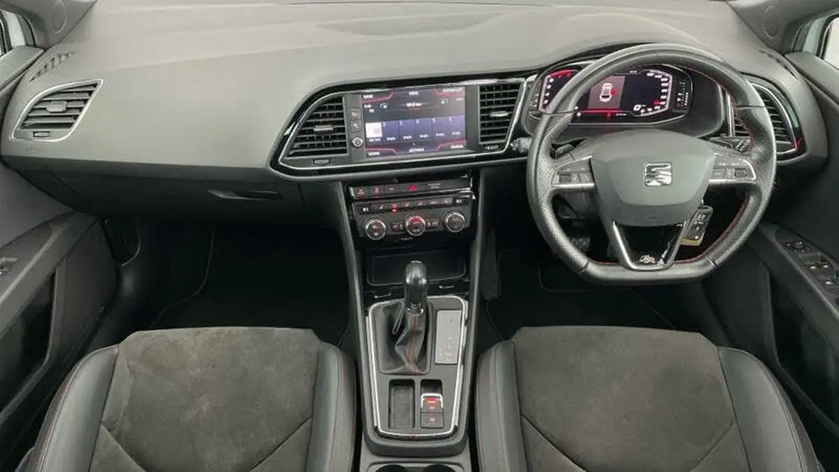 2020-seat-leon-15-tsi-evo-fr-black-edition-150ps-hatchback-dsg-big-7