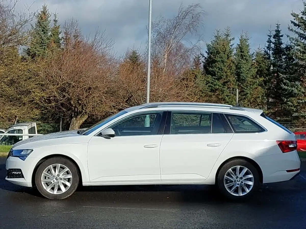 2023-skoda-superb-20tdi-se-estate-dsg-big-3