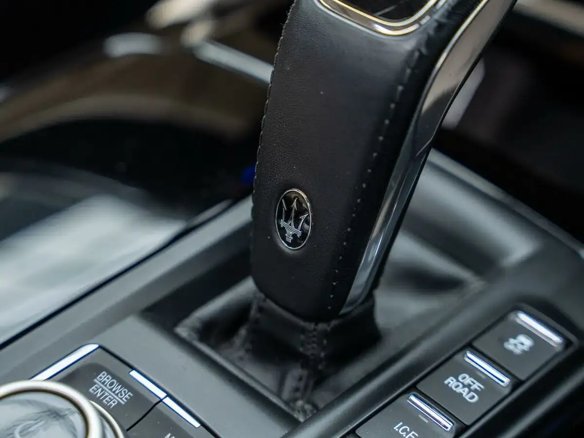 2022-maserati-levante-30-modena-350ps-big-17