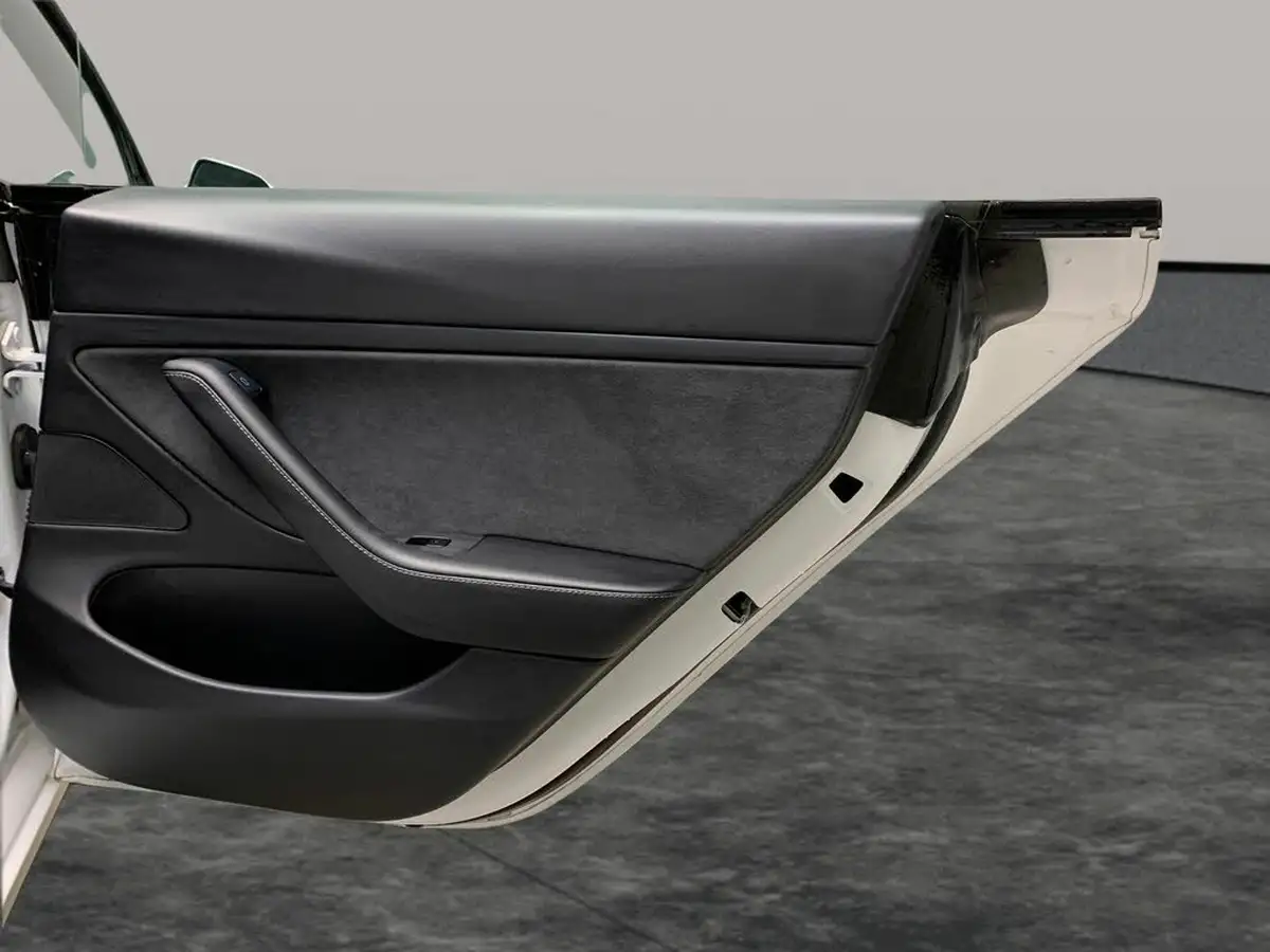 2020-tesla-model-3-e-long-range-big-25