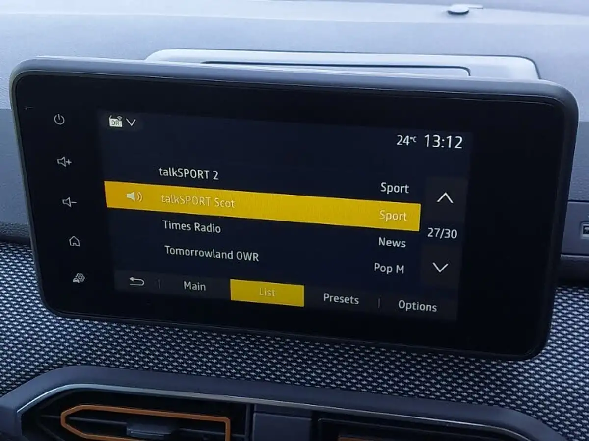2022-dacia-sandero-stepway-10-tce-prestige-90bhp-big-13