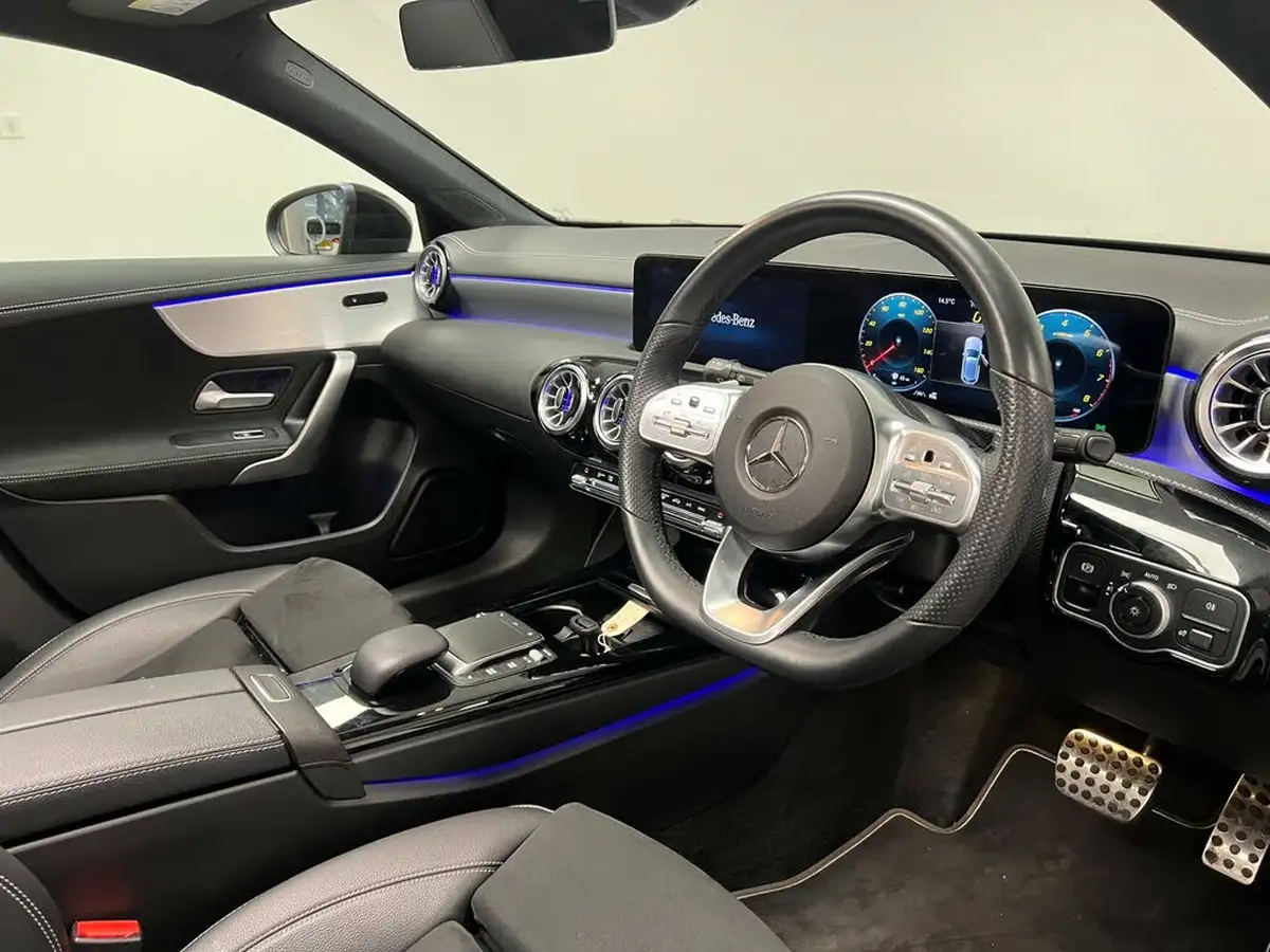 2021-mercedes-benz-a-class-13-a200-exclusive-edition-7g-dct-big-9