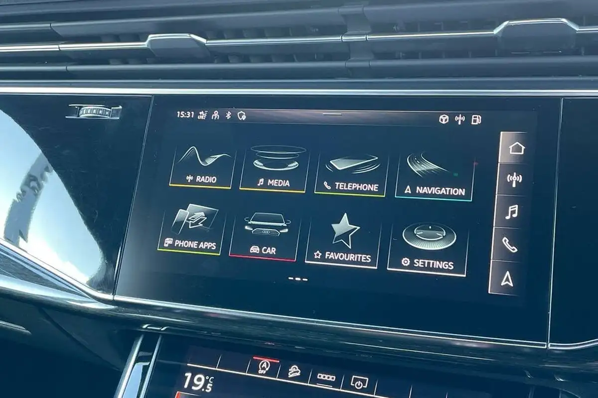 2020-audi-q7-30-50-tdi-black-edition-big-15