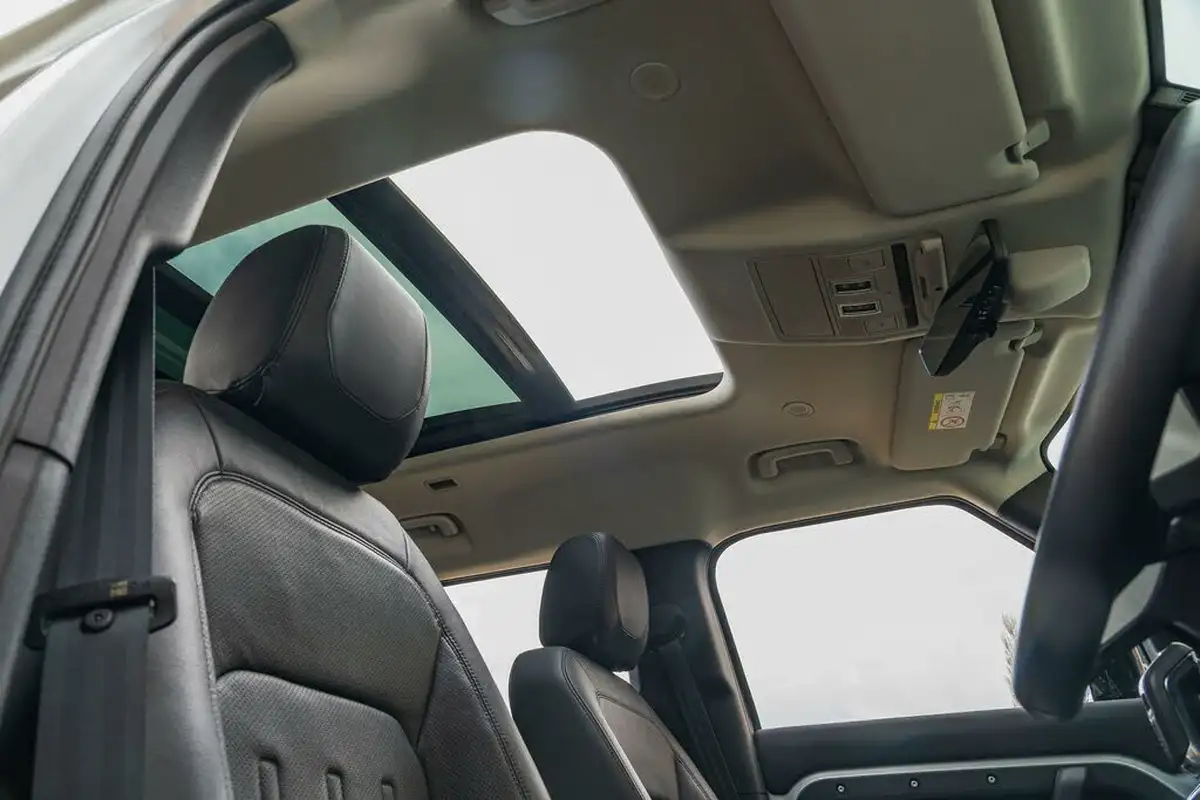 2021-land-rover-110-defender-30-d250-xs-edition-big-3