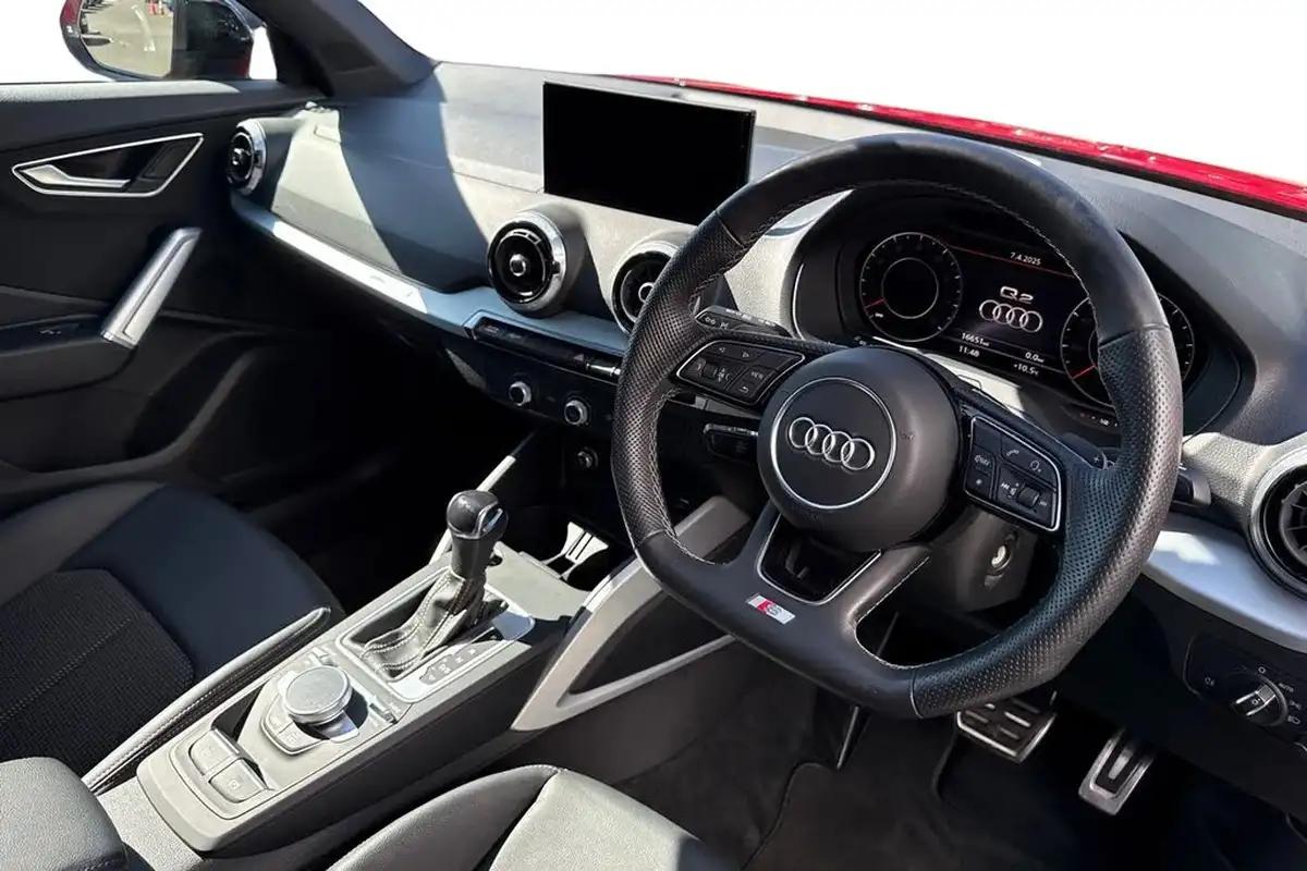 2022-audi-q2-15-35-tfsi-black-edition-s-tronic-big-13