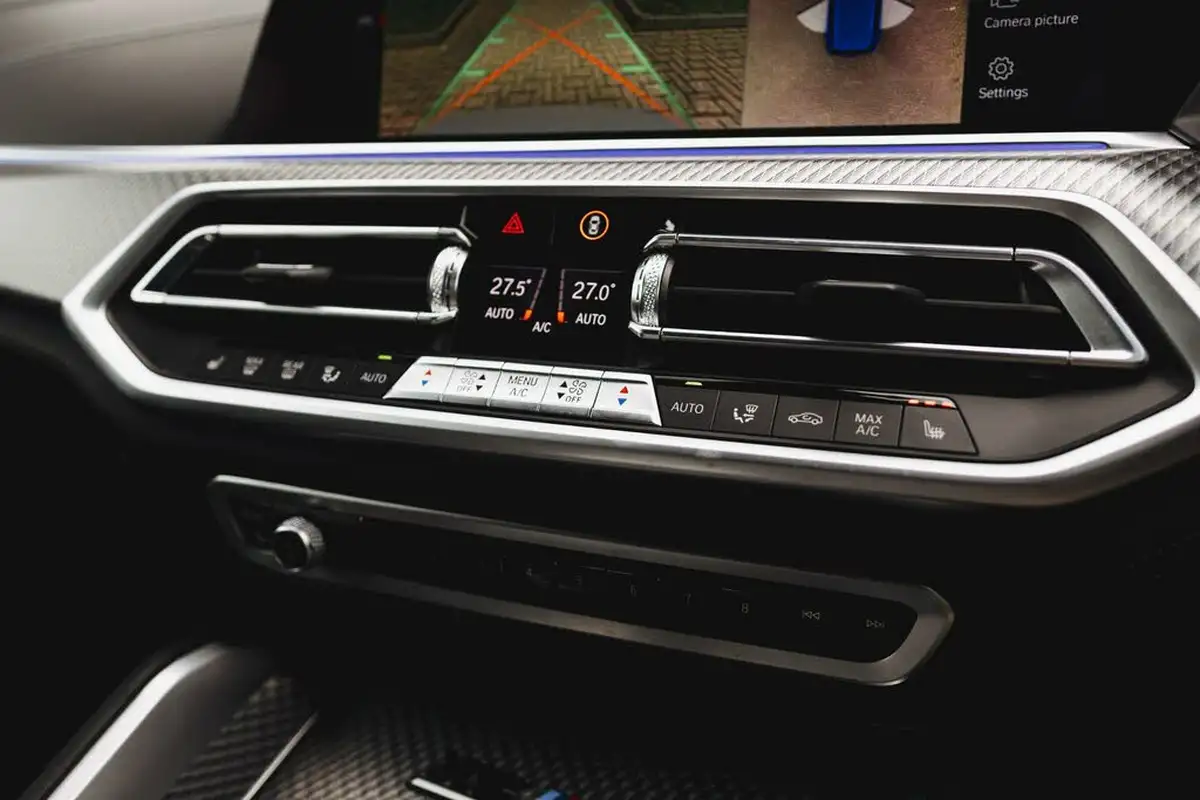 2022-bmw-x5-44-m-competition-big-34