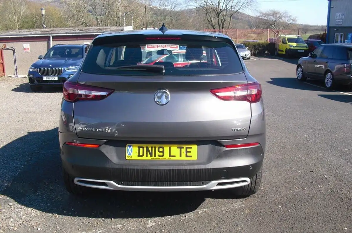 2019-vauxhall-grandland-x-12-sport-nav-big-2