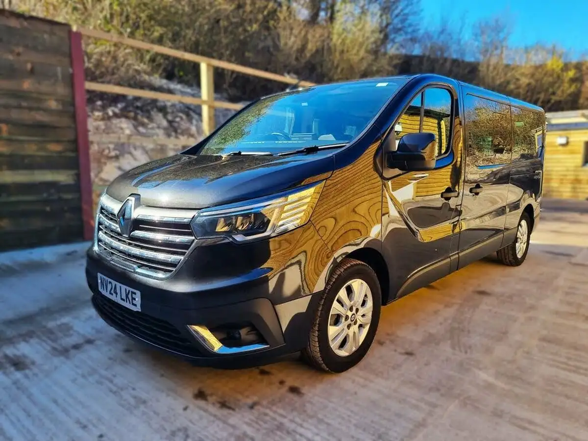 2024-renault-trafic-passenger-20-blue-dci-ll30-170-extra-big-6