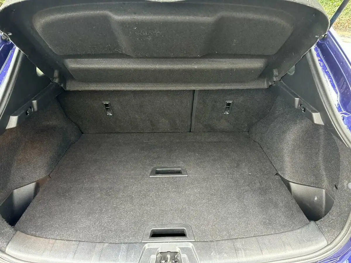 2015-nissan-qashqai-12-tekna-big-18