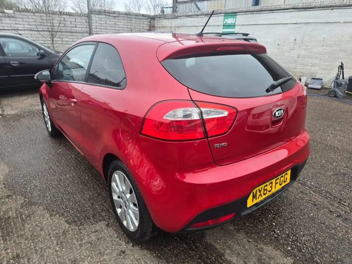 2013-kia-rio-125-2-3d-big-4