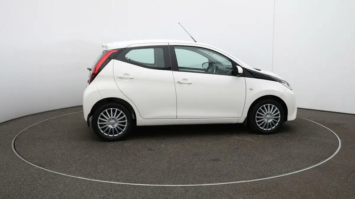 2019-toyota-aygo-10-vvt-i-x-play-big-41