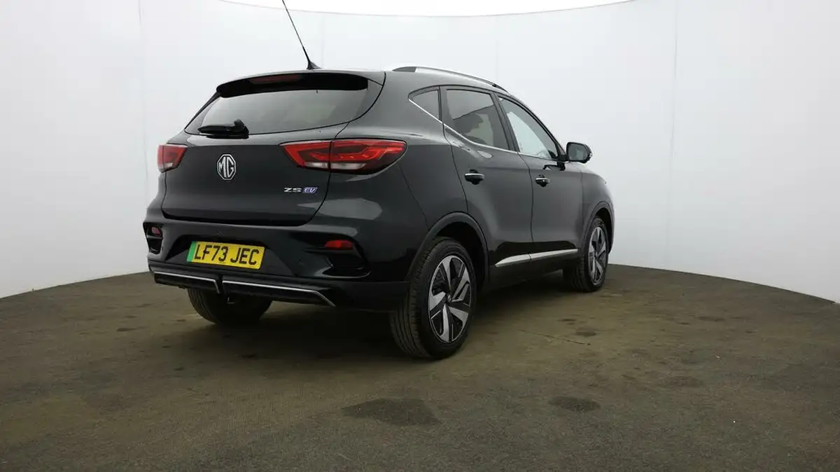 2023-mg-zs-suv-e-trophy-connect-ev-156ps-long-range-big-51