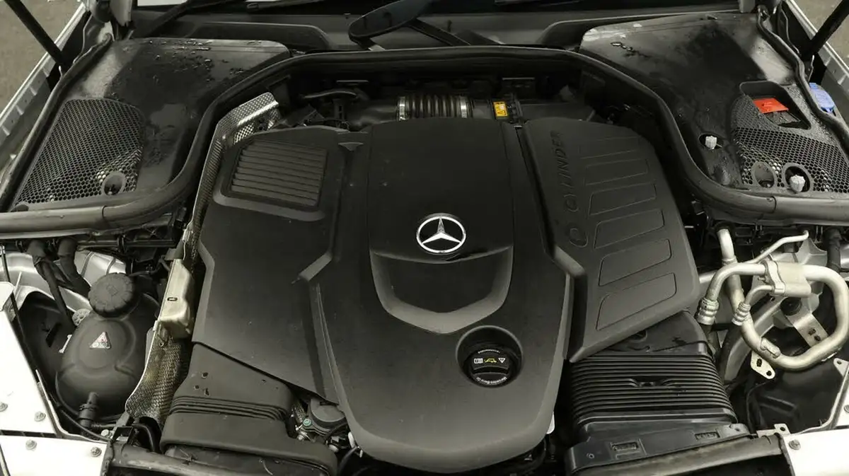 2019-mercedes-benz-e-class-30-d-e400d-amg-line-premiumss-coupe-2d-plus-big-18
