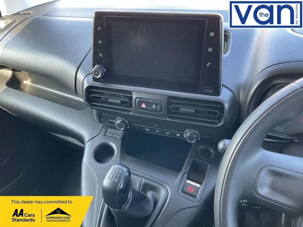 2021-citroen-berlingo-15bluehdi-1000-enterprise-100pseu6dt-e-ss-panel-big-15