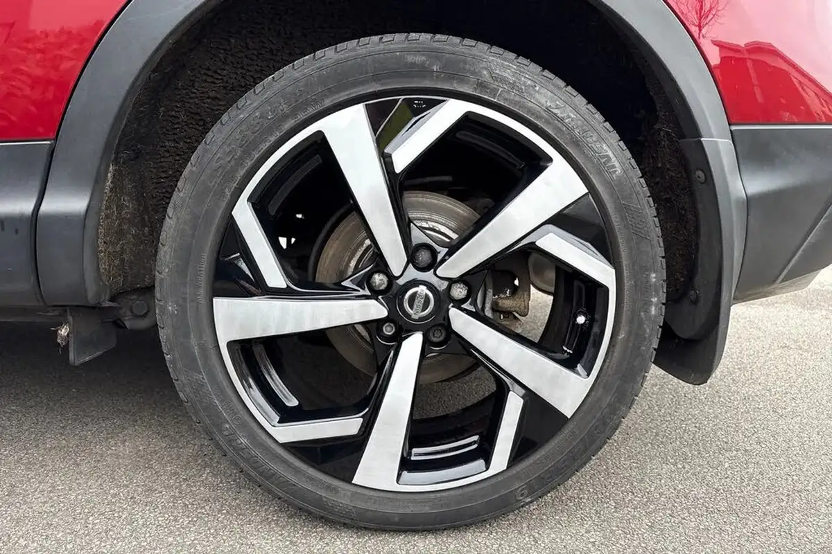 2017-nissan-qashqai-15dci-tekna-big-12