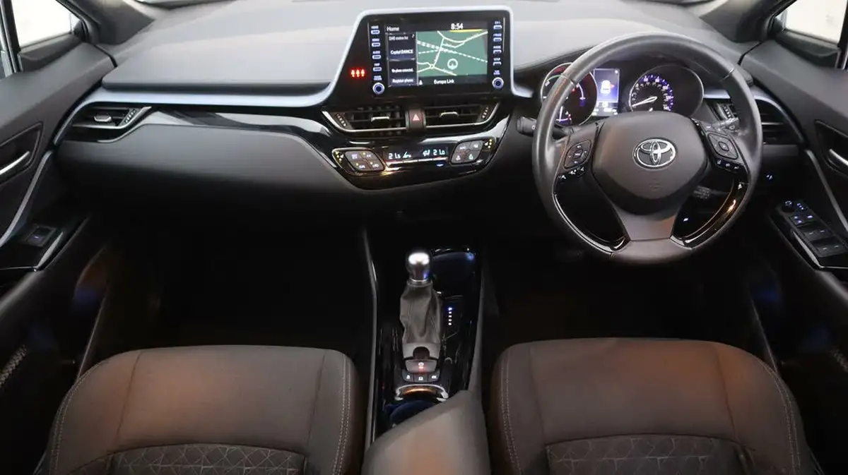 2021-toyota-c-hr-18-vvt-i-design-big-13