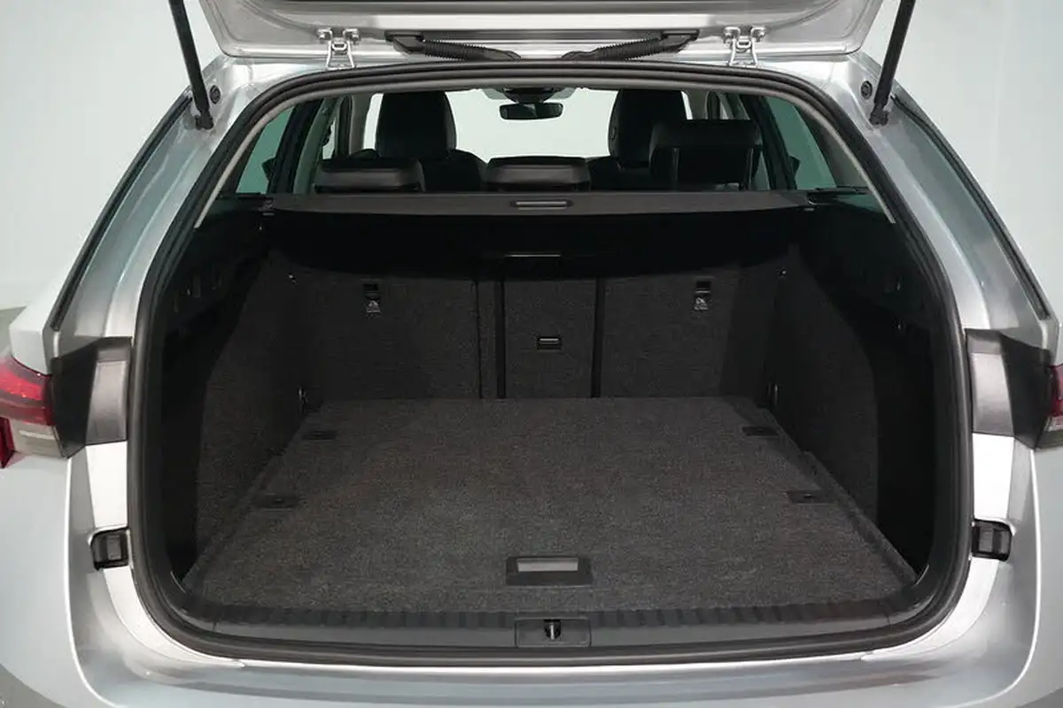 2023-skoda-octavia-20tdi-se-l-150ps-estate-dsg-big-11