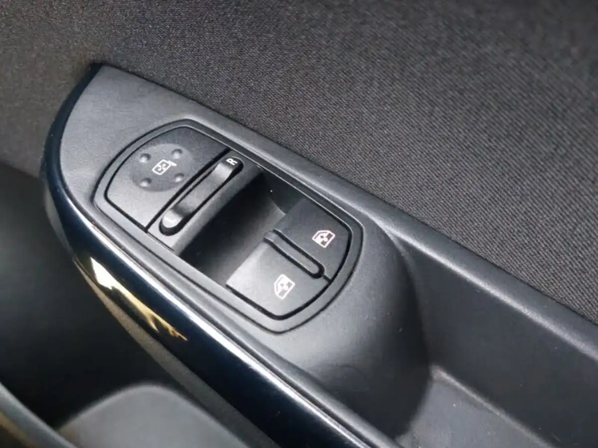 2019-vauxhall-corsa-14i-sri-vx-line-nav-black-90ps-5d-big-17