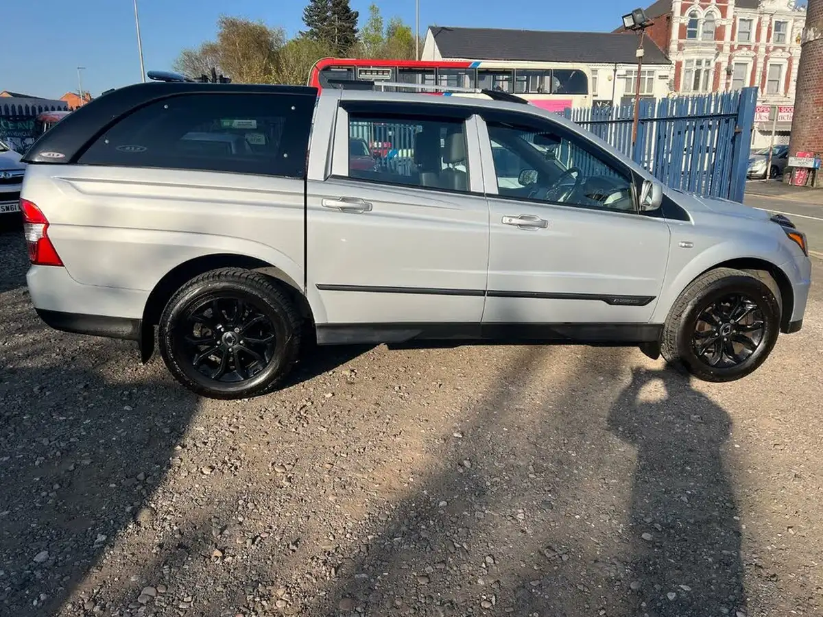 2019-kgm-ssangyong-musso-22td-ex-178ps-auto-big-1