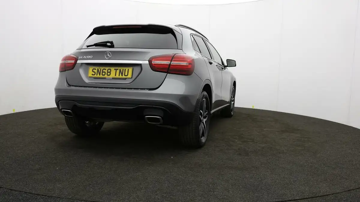 2019-mercedes-benz-gla-class-16-gla-180-urban-edition-ss-big-75