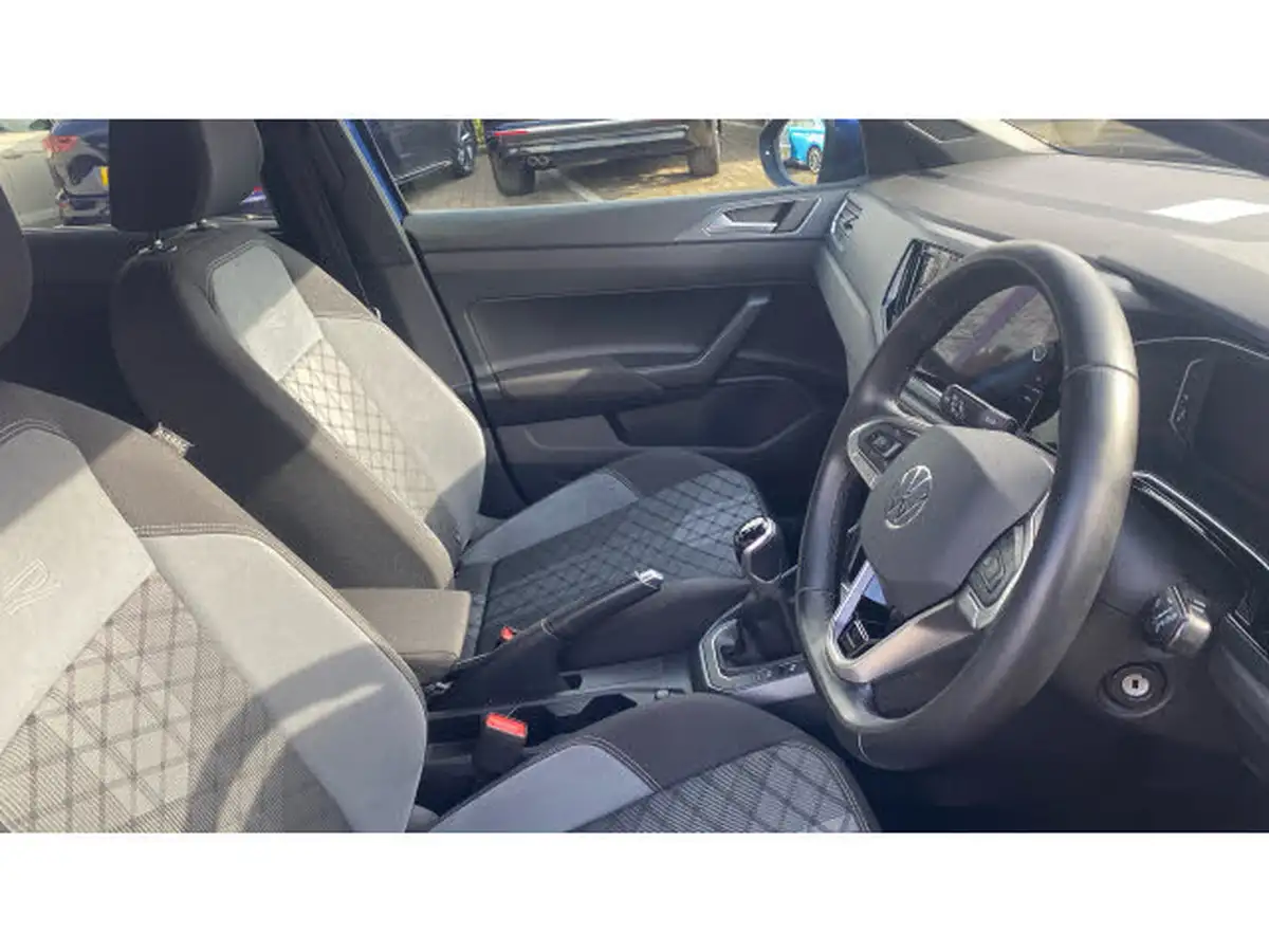 2022-volkswagen-taigo-10-tsi-r-line-big-14