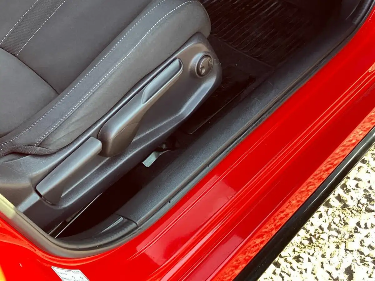 2018-honda-civic-16-i-dtec-sr-hatchback-5d-big-25