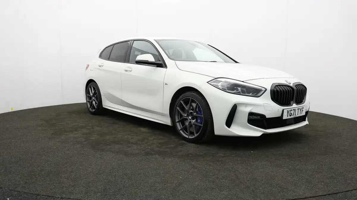 2021-bmw-1-series-20td-118d-m-sport-lcp-big-39
