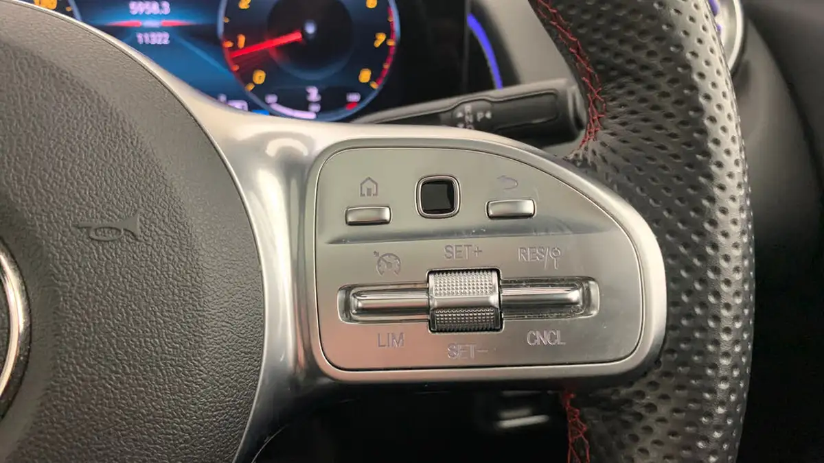 2022-mercedes-benz-glb-class-13-glb200-amg-line-premium-plus-night-edition-big-17