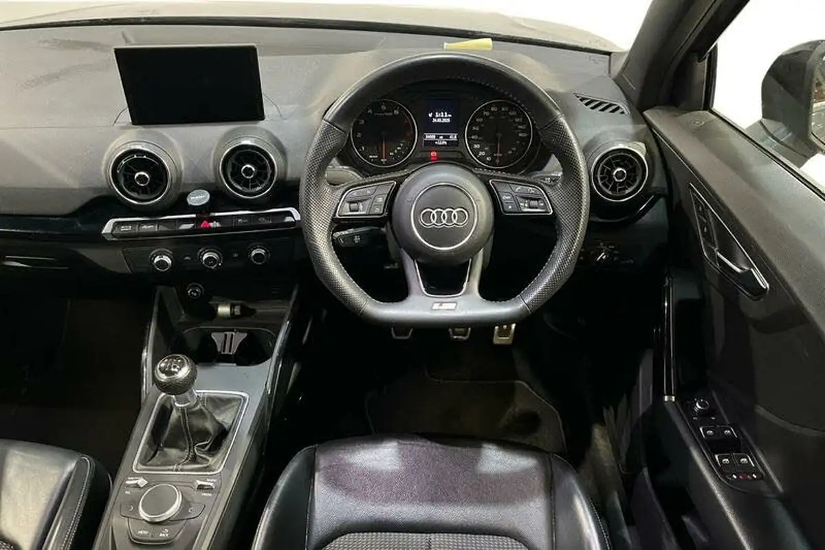 2019-audi-q2-10-30-tfsi-black-edition-big-10