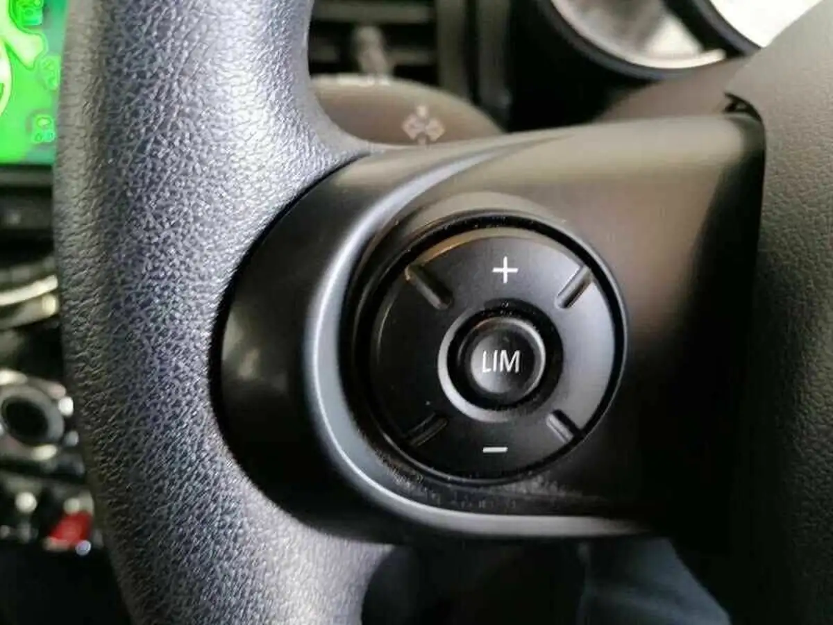 2019-mini-cooper-15-cooper-classic-hatchback-5d-big-25