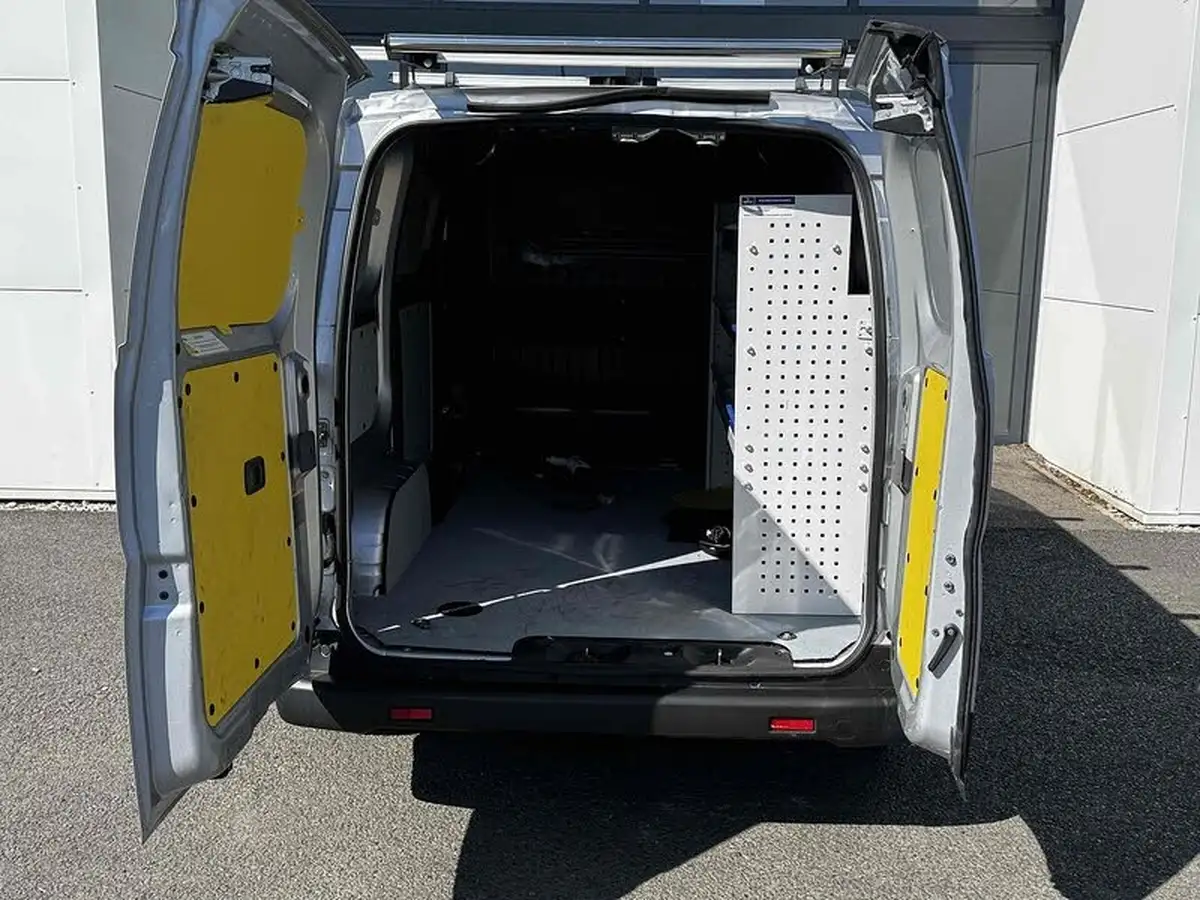 2019-nissan-env200-e-acenta-panel-van-auto-big-19