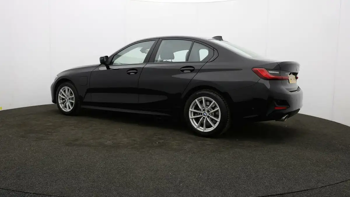 2020-bmw-3-series-20-330e-se-pro-saloon-4d-big-65