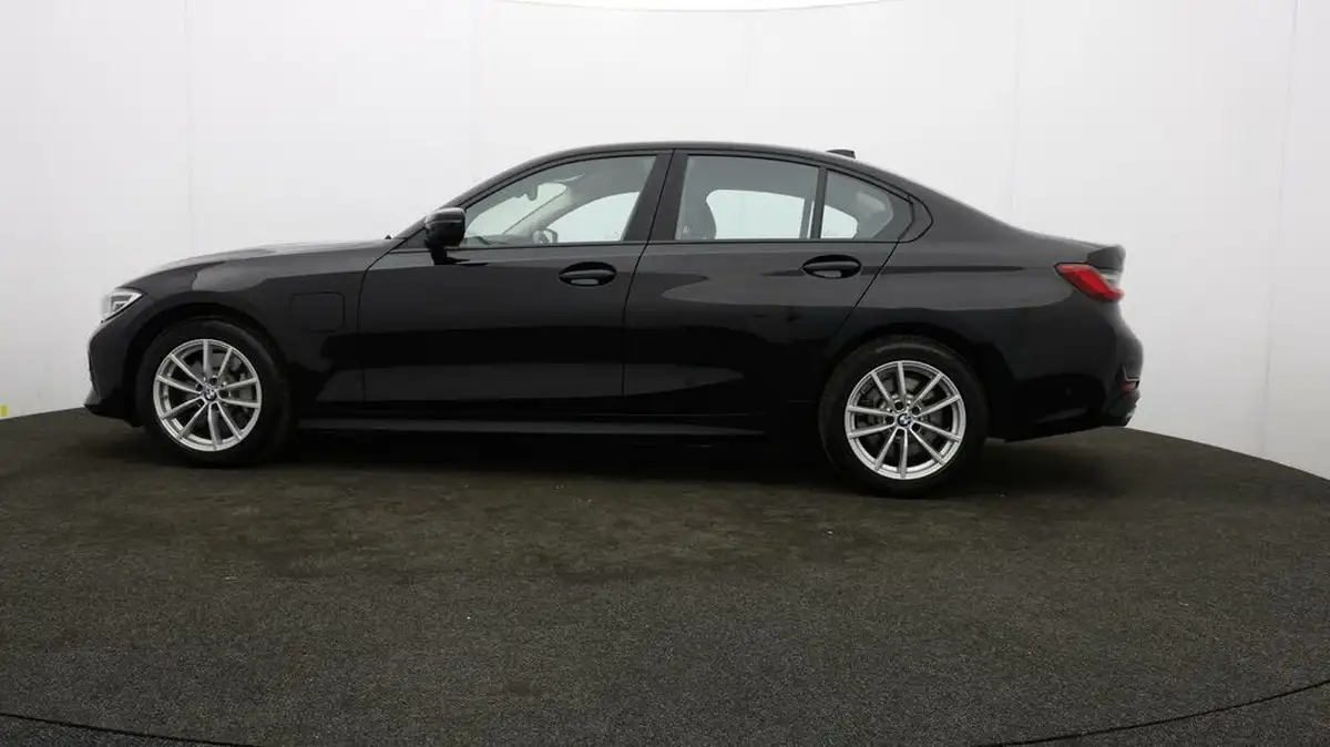 2020-bmw-3-series-20-330e-se-pro-saloon-4d-big-61
