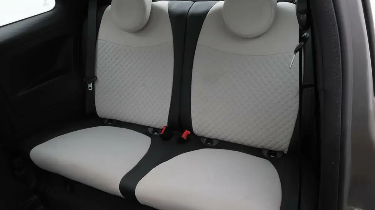 2022-fiat-500-10-dolcevita-big-16