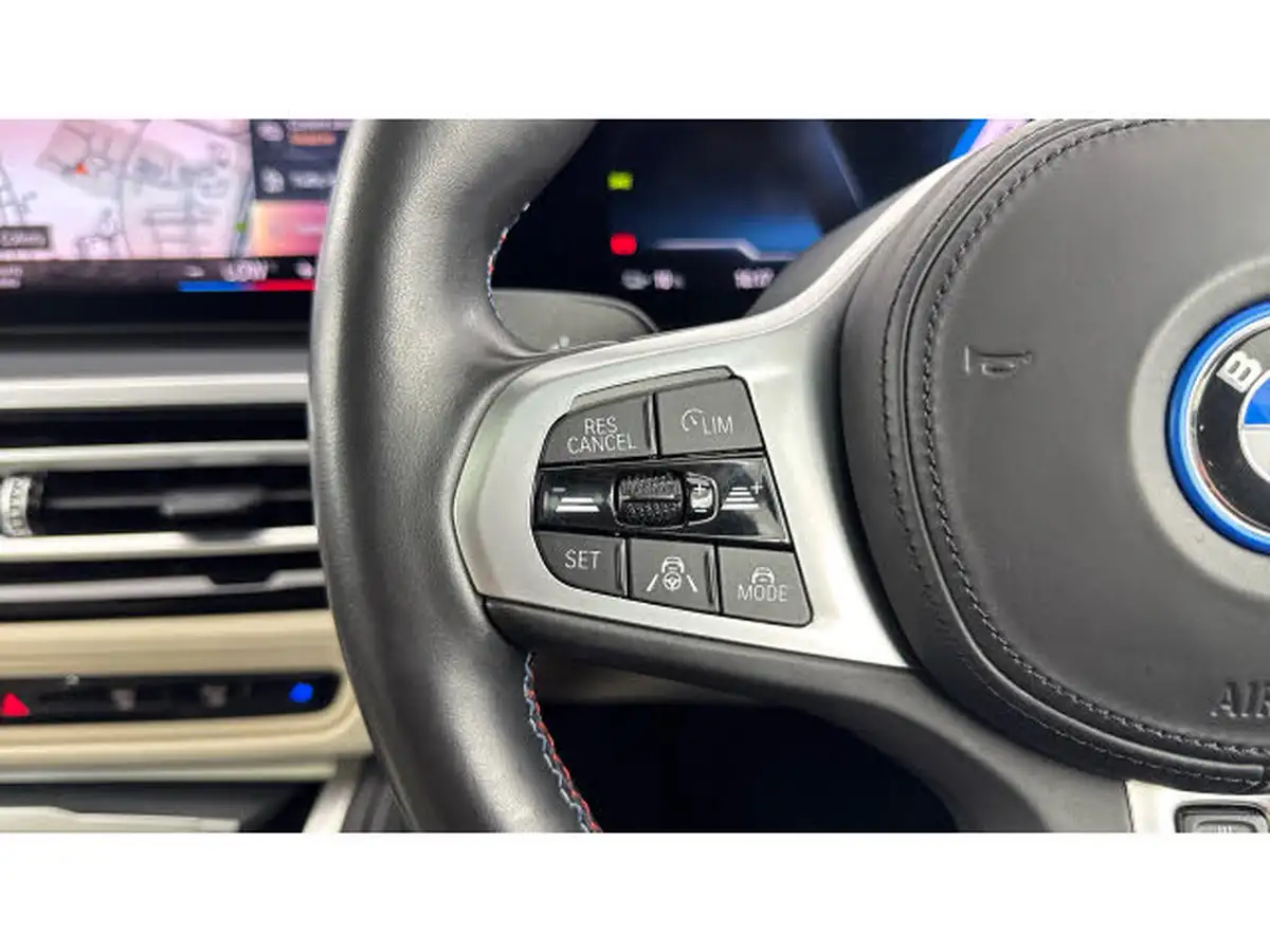 2022-bmw-i4-e-m50-big-32