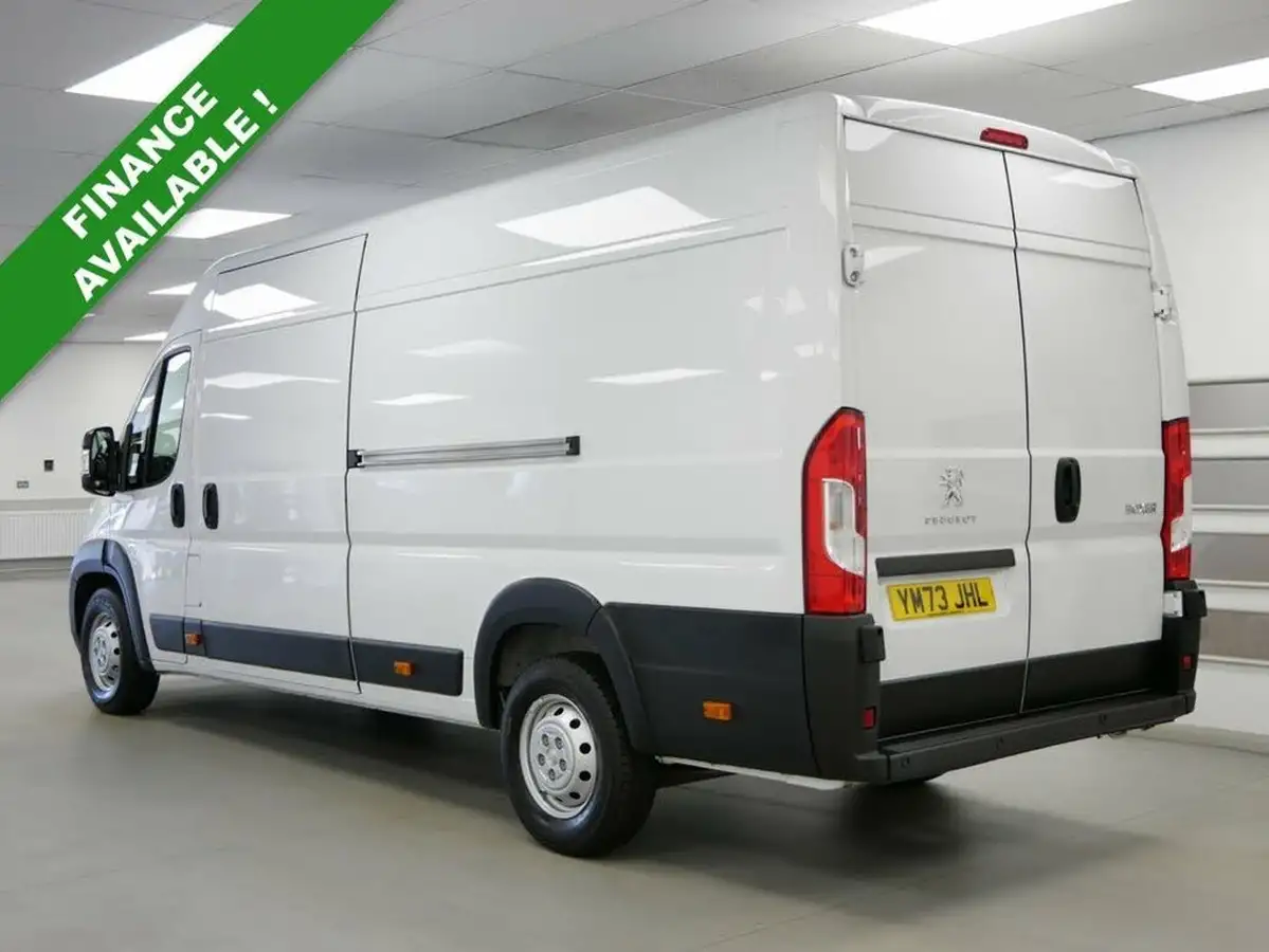 2023-peugeot-boxer-22-bluehdi-professional-premium-435-l4h2-big-5