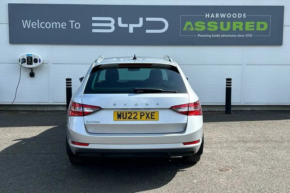 2022-skoda-superb-20tdi-se-technology-estate-dsg-big-6