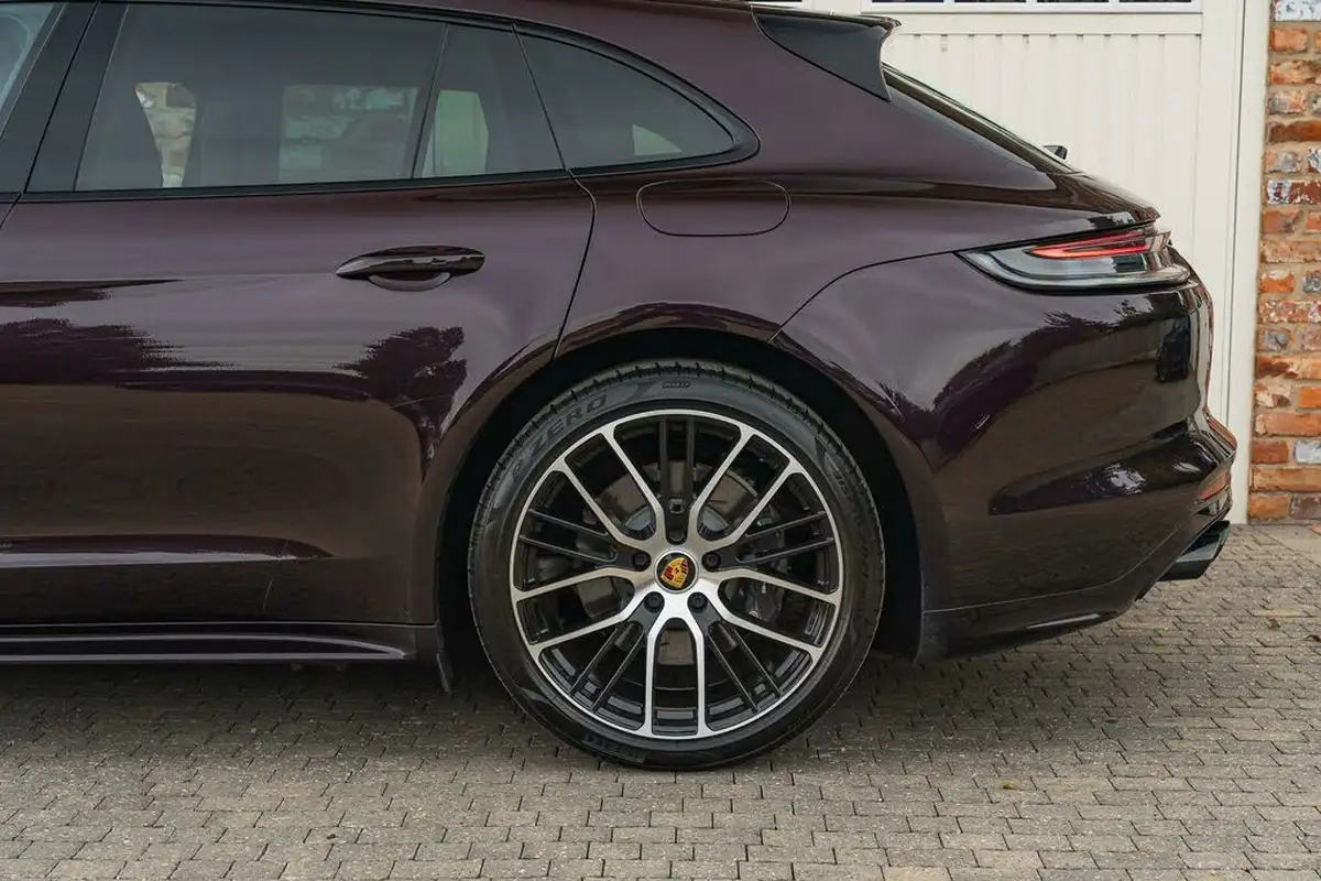 2022-porsche-panamera-30-4-e-hybrid-platinum-edition-sport-turismo-big-11