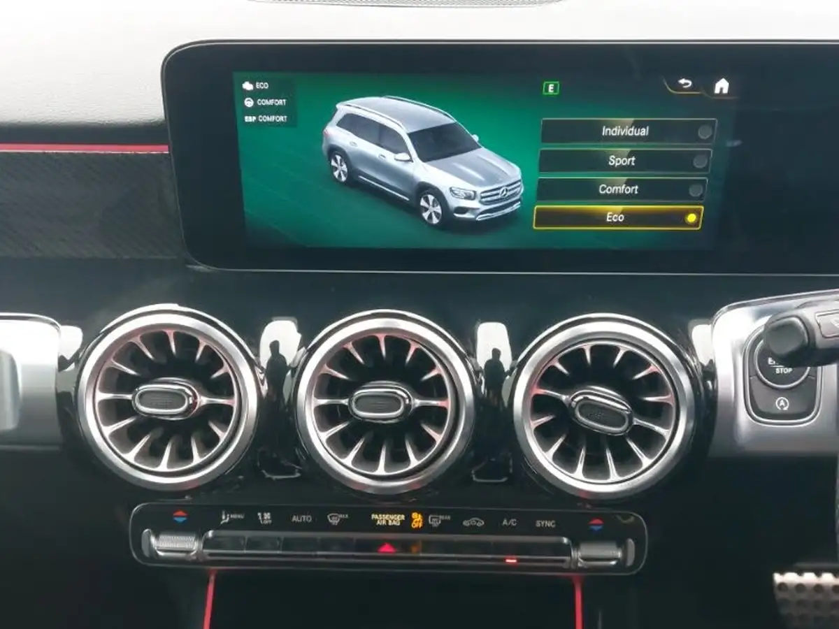 2023-mercedes-benz-glb-class-13-glb200-amg-line-premium-big-14