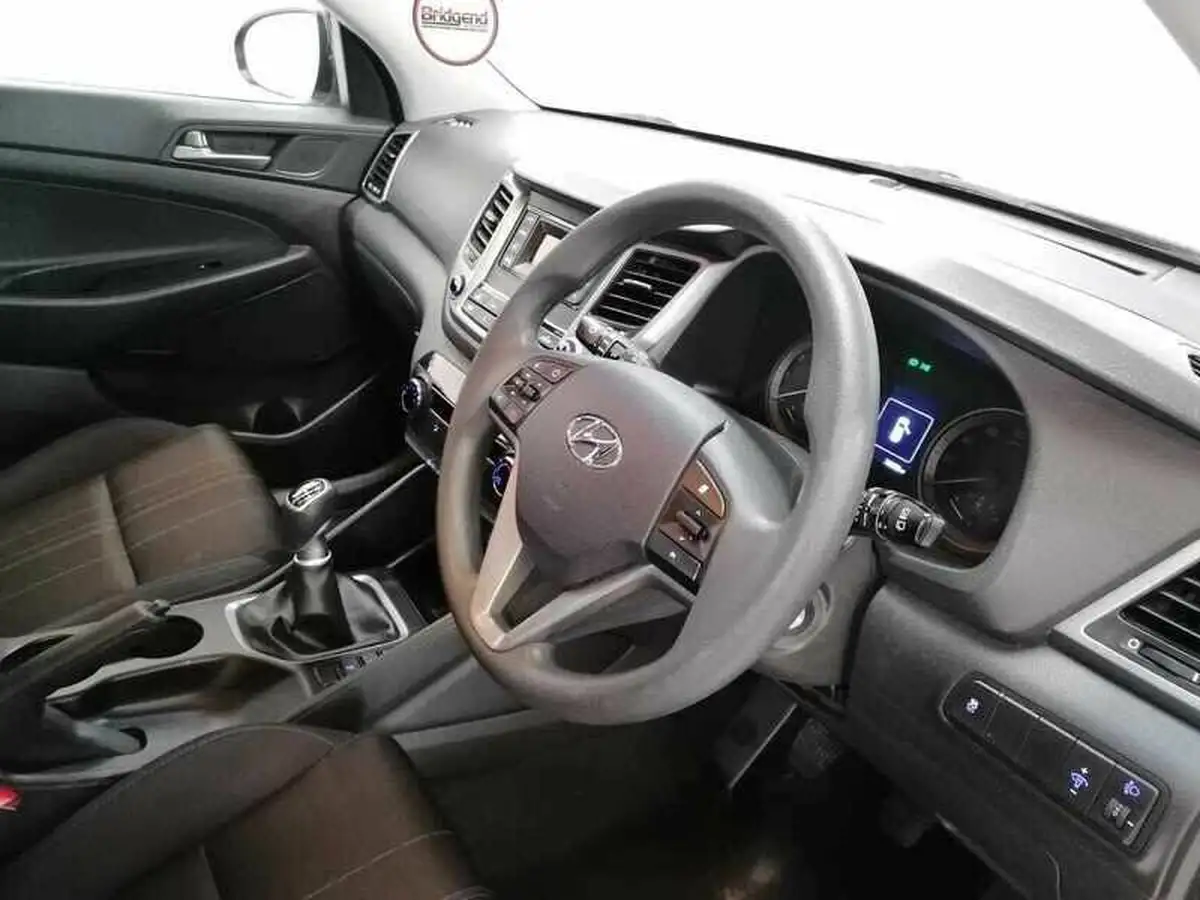 2017-hyundai-tucson-16-gdi-blue-drive-s-big-9
