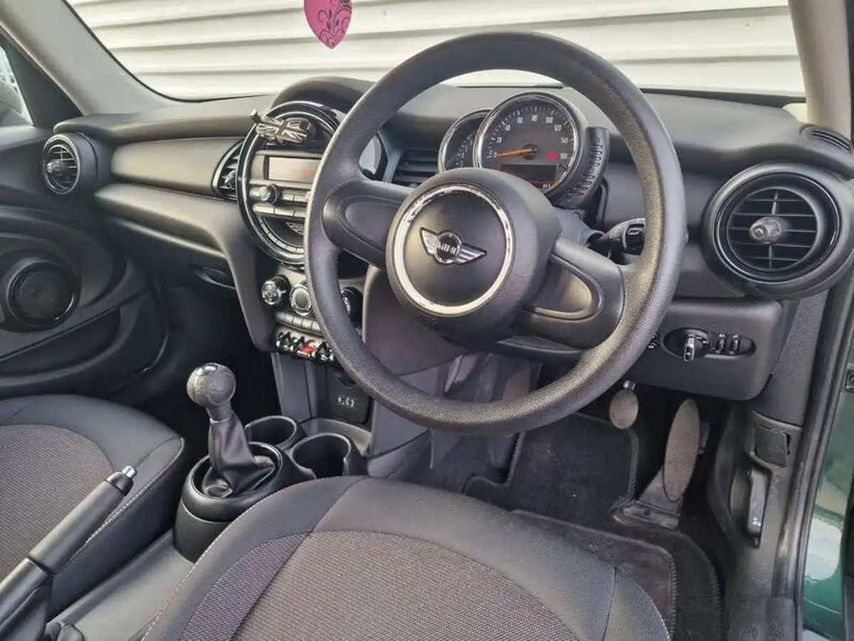 2015-mini-cooper-12-one-ss-5d-big-13