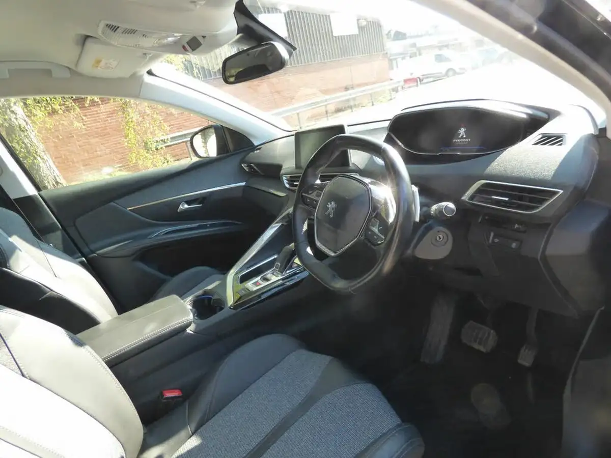2017-peugeot-3008-suv-16-thp-allure-big-19