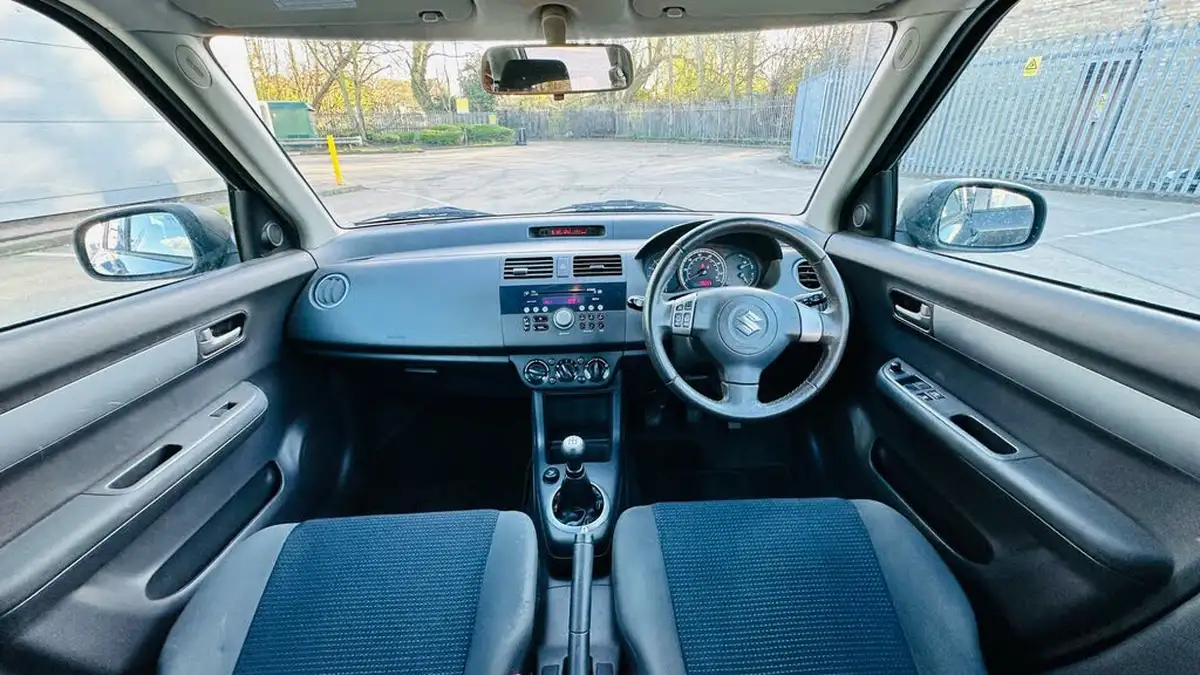 2008-suzuki-swift-15-glx-5d-big-36