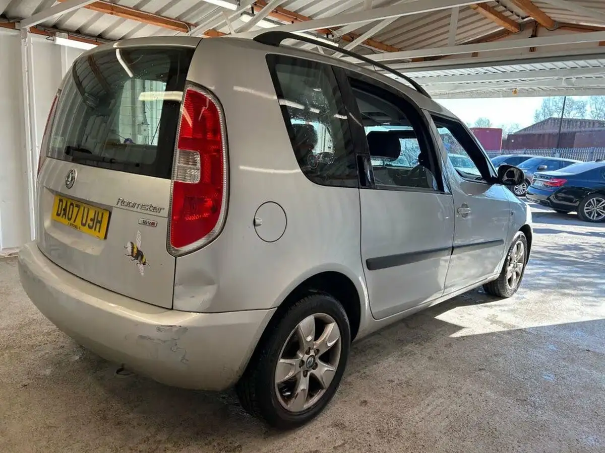 2007-skoda-roomster-16-2-auto-big-5