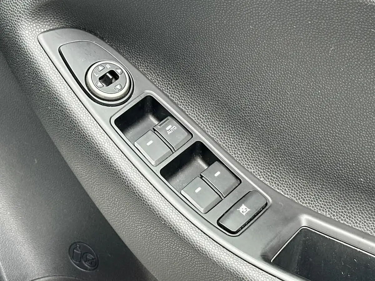 2019-hyundai-i20-12-play-big-15