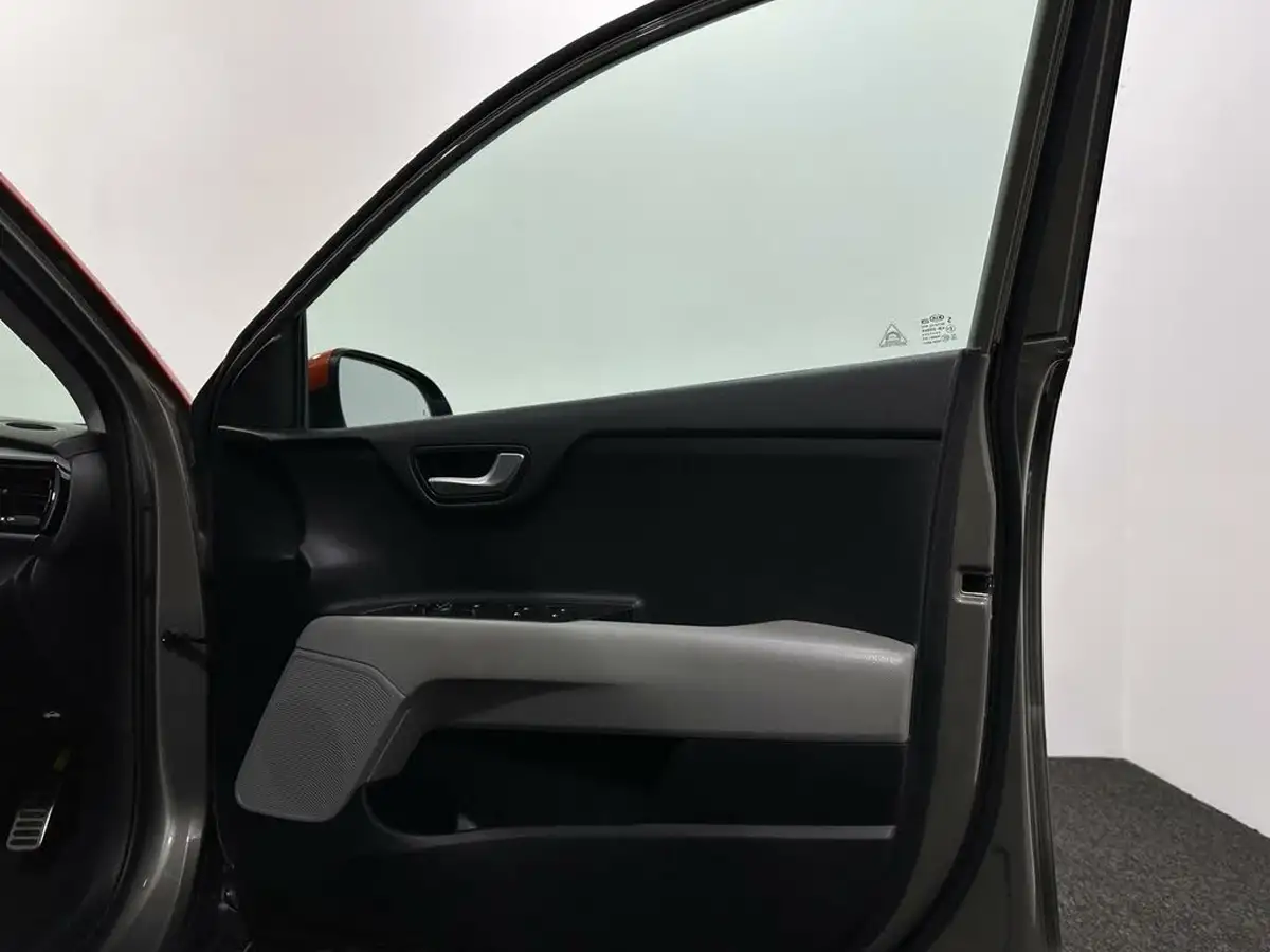 2018-kia-stonic-10-t-gdi-4-big-31